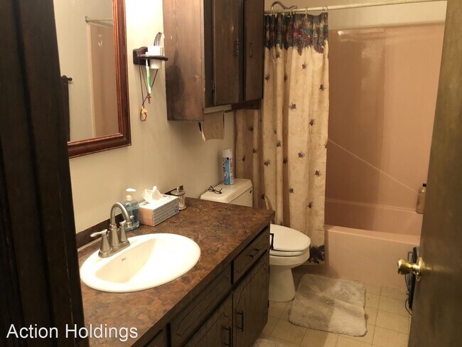 Foto del edificio - 3 br, 2 bath House - 1410 N Custer Ave