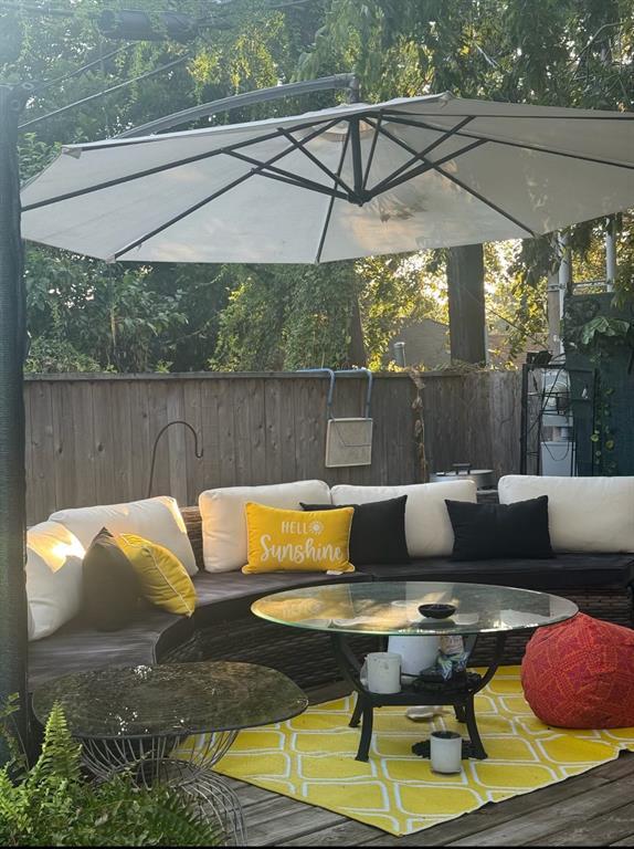 Building Photo - 3223 Real St