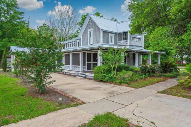 Building Photo - 54 Plateau Ave