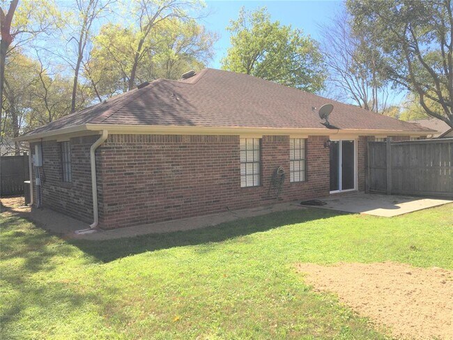 Building Photo - 12944 Orion Ct E