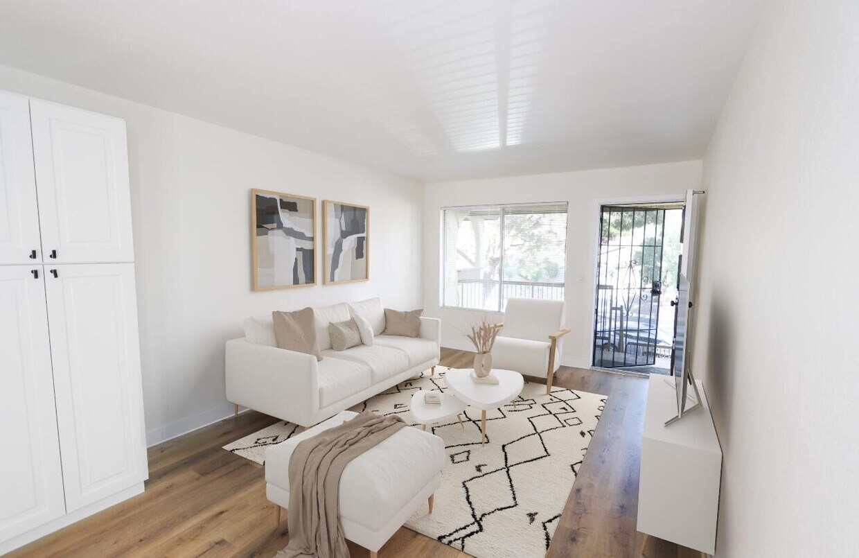 Foto principal - 9647 Spyglass Ave