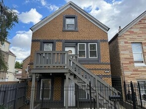 Building Photo - 2731 S Homan Ave