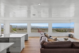 2757 Sea Glass Ave