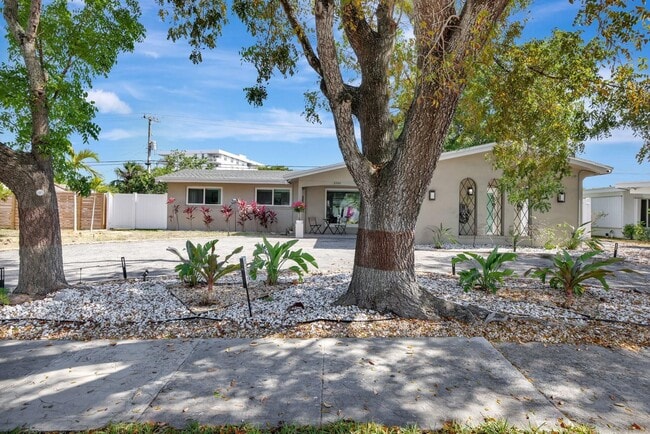 Building Photo - 2260 NE 62nd St