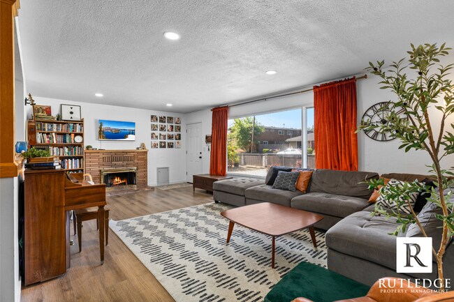Foto del edificio - REMODELED! 3 Bed/2 Bath Home in Central Point