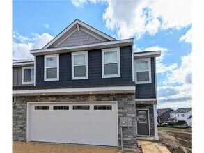 Building Photo - 17092 Dysart Pl