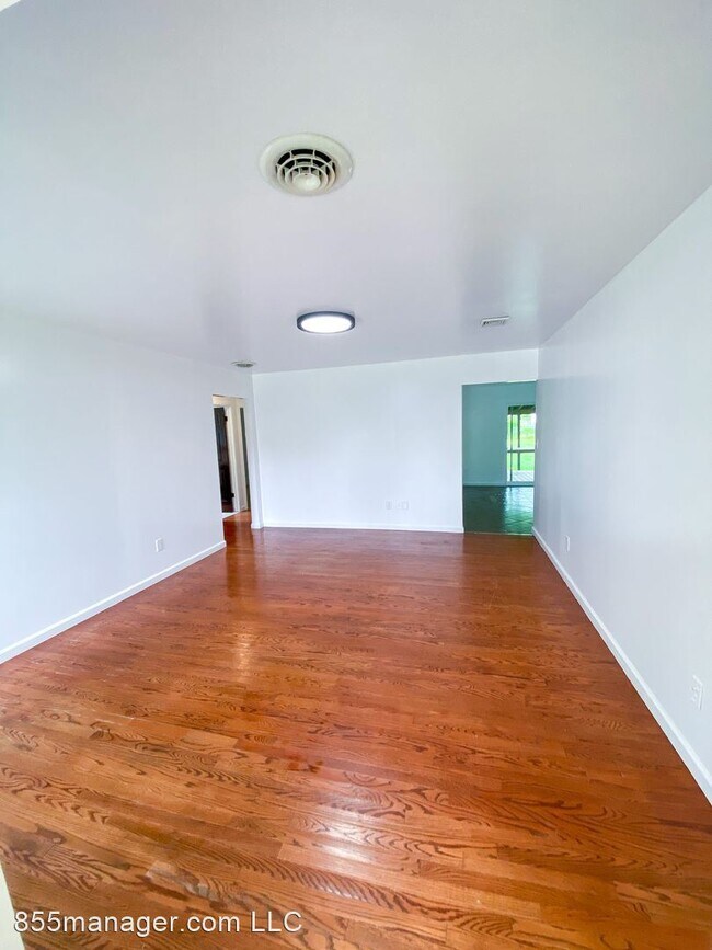 Building Photo - 3 br, 1.5 bath House - 1907 Kirkton Dr
