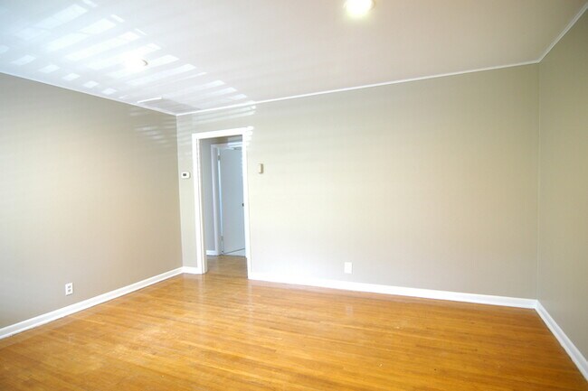 Building Photo - West Nashville Gem!!!