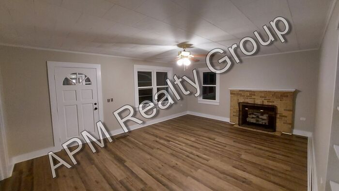 Foto principal - Updated Newberry home