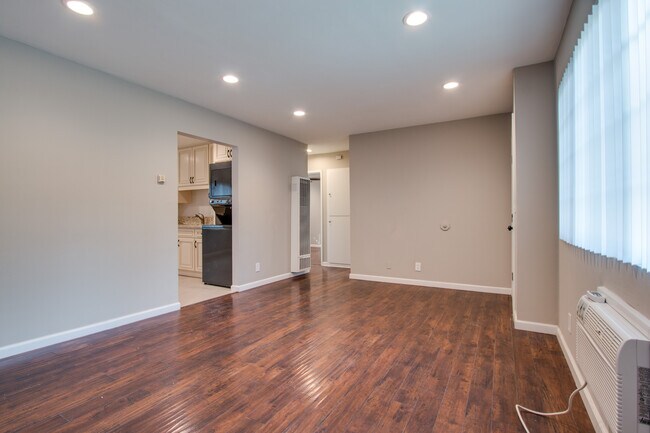 Living Room - 903 N Orange Grove Blvd