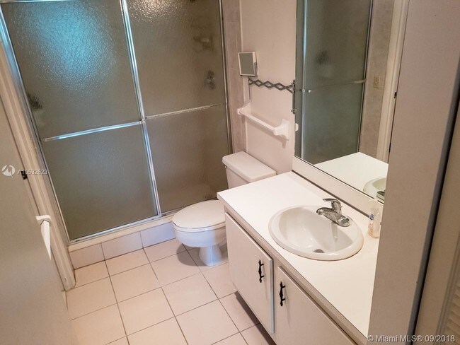 Building Photo - 4166 Inverrary Dr