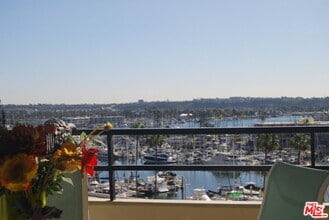 Building Photo - 4314 Marina City Dr