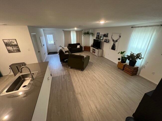 Foto del edificio - 7211 Green Sapphire