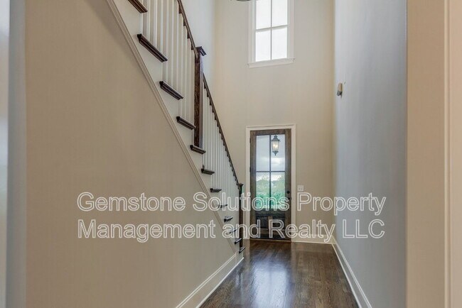 Building Photo - 3006 Hathaway St