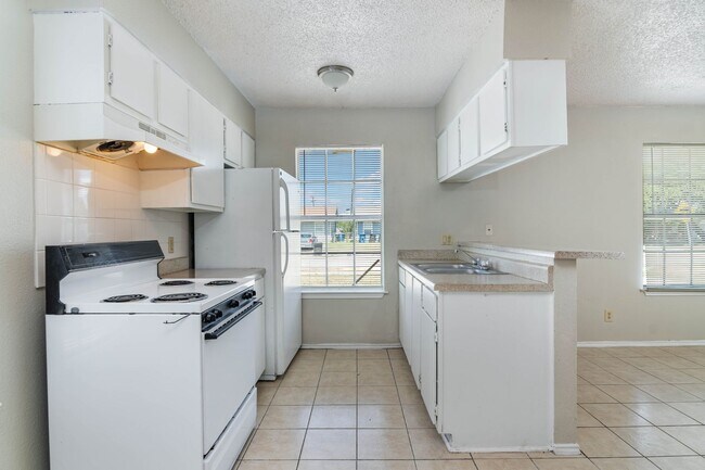 Photo - 2 Bedroom Duplex Townhome