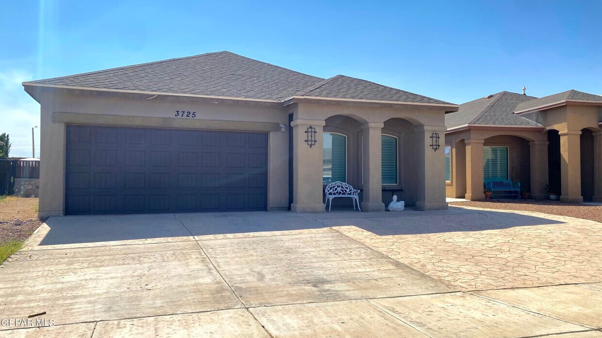 Primary Photo - 3725 Loma Brisa Dr