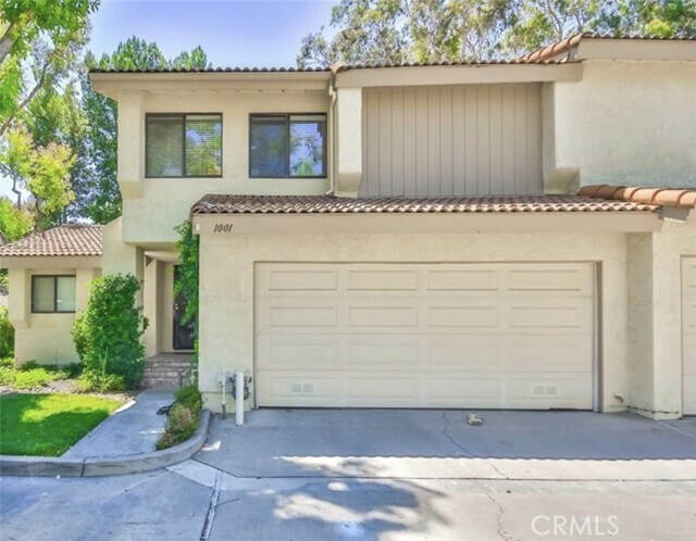 Foto principal - 1001 Creekside Dr