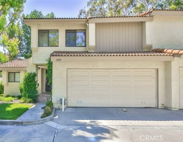 Primary Photo - 1001 Creekside Dr