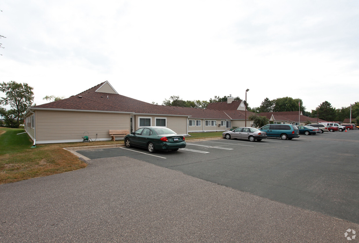 Primary Photo - Muller Manor Apartments