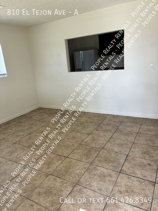 Building Photo - 810 El Tejon Ave