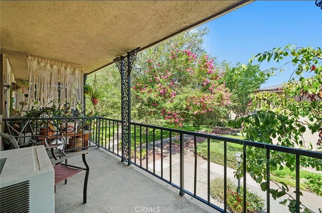 Foto principal - "Chic 1-Bed Apartment in Orange, CA with H...