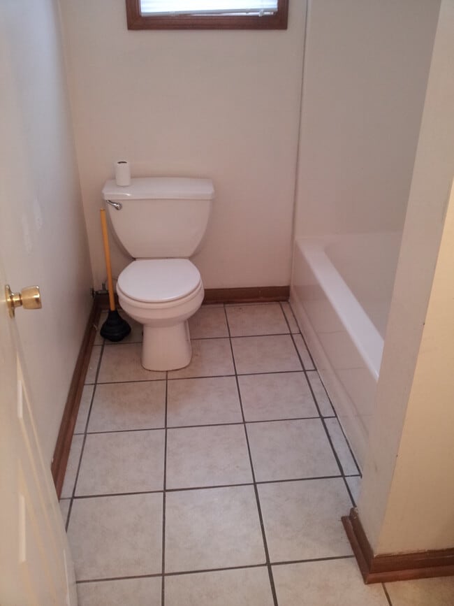 Building Photo - 3BDRM HOUSE FOR RENT