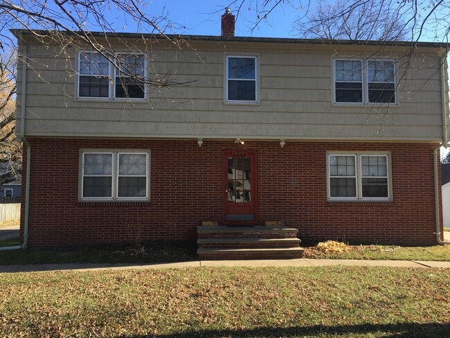 Building Photo - 1322 Harding Ave