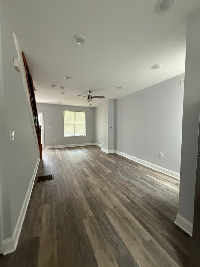 Foto del edificio - 5411 Spring St