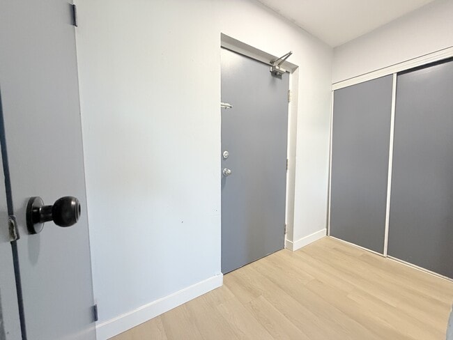 Building Photo - 1071 McDougall St