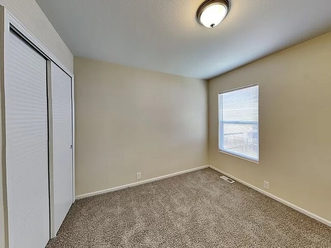 Building Photo - 1245 Lords Hill Dr
