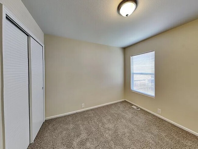 Foto del edificio - 1245 Lords Hill Dr