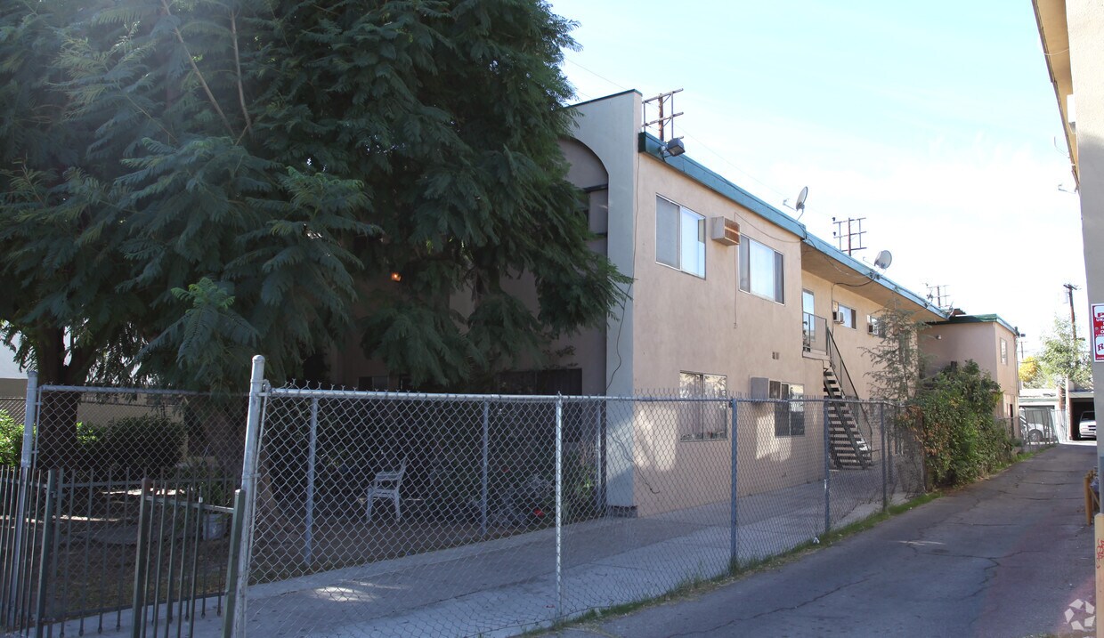 Primary Photo - 7229 Variel Ave