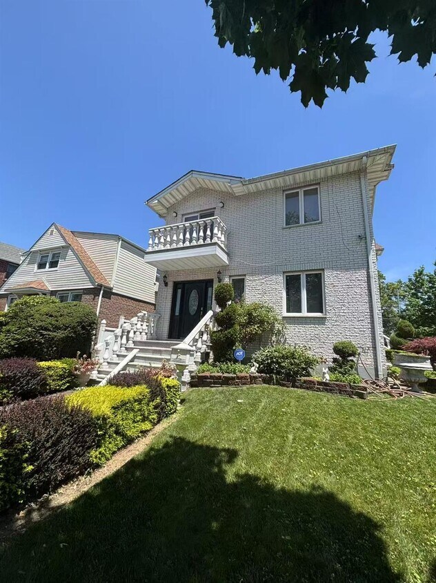 Foto principal - 50-37 190th St