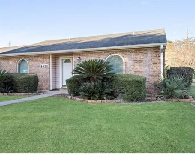 Building Photo - 8420 Manion Dr