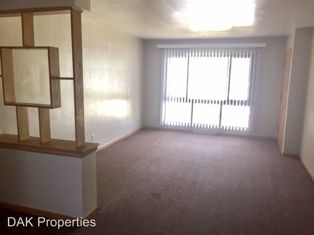 Building Photo - 7409 N Teutonia Ave