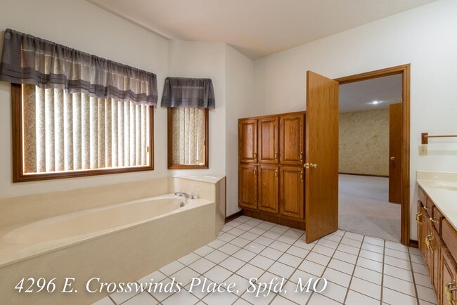 Building Photo - 4296 E Crosswinds Pl