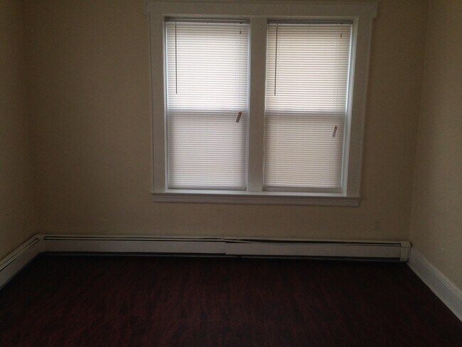 Building Photo - 612 Sanford Ave