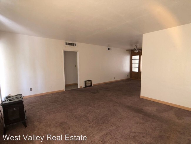 Foto del edificio - 2 br, 1 bath House - 106 E Lucard Street