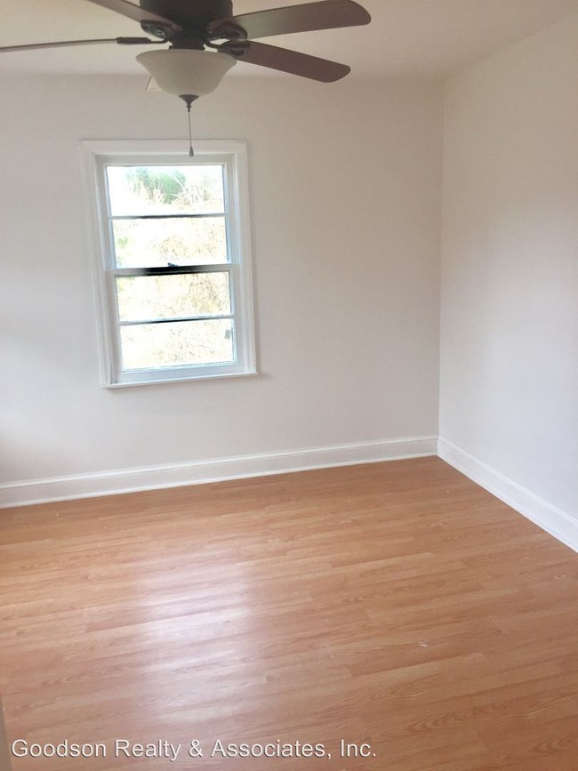 Building Photo - 2 br, 1 bath House - 615 Riverside Drive