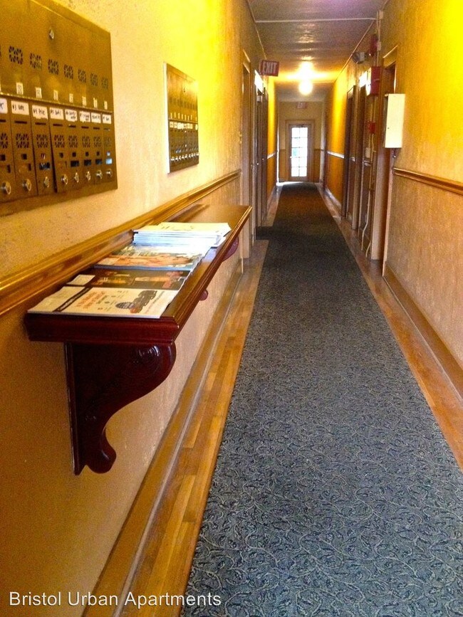 2434 SE Ankeny St Unit 10, Portland, OR 97214 Apartment for Rent in