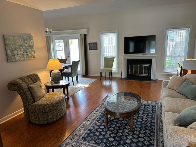 Building Photo - 616 Barlin Dr