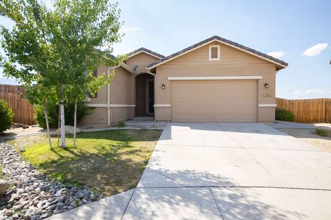 Foto del edificio - Stucco Home in Golden Valley 3/2/2