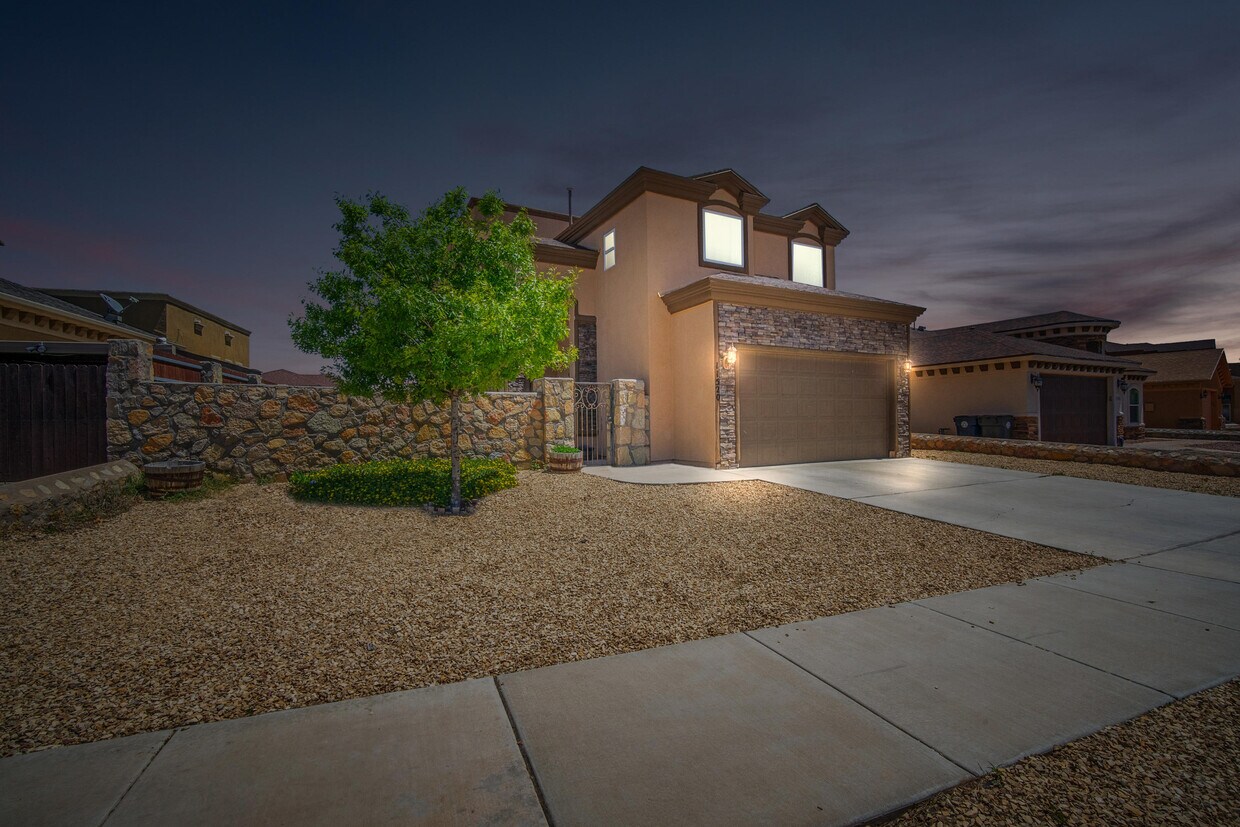 Primary Photo - 11520 Sonny Madrid Ln