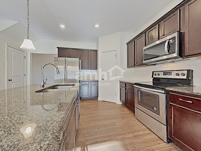 Building Photo - 121 Haeven Trail