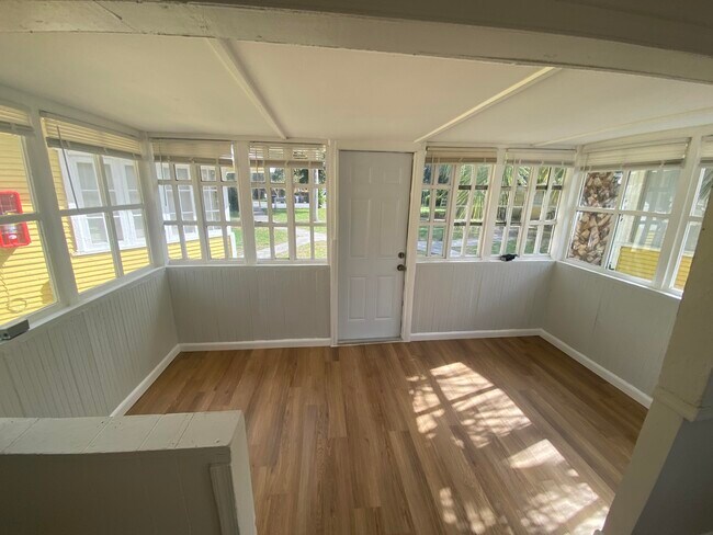 Foto del edificio - 3723 Morton Ave
