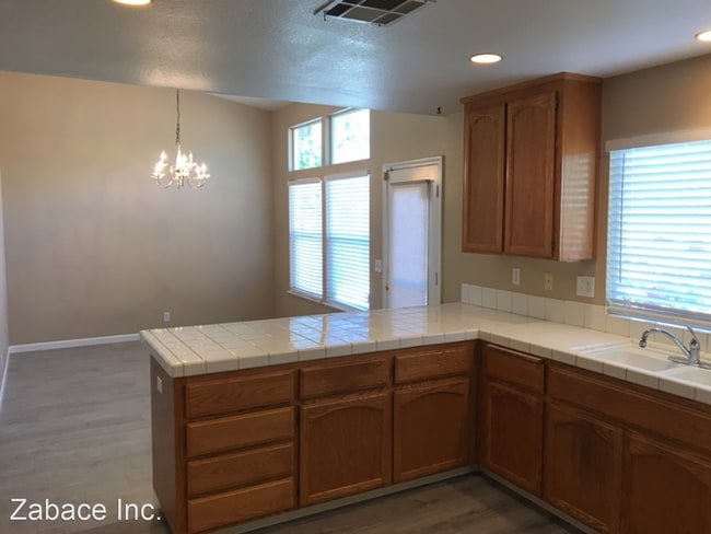Building Photo - 3 br, 2.5 bath House - 2308 Halsey Circle