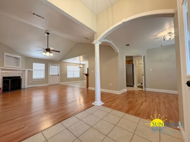 Foto del edificio - Charming 3-Bedroom Home on a Quiet Cul-de-...