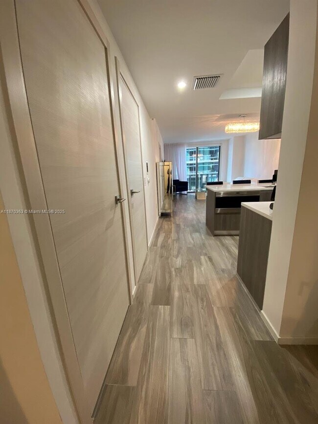 Photo - 801 S Miami Ave Apartment