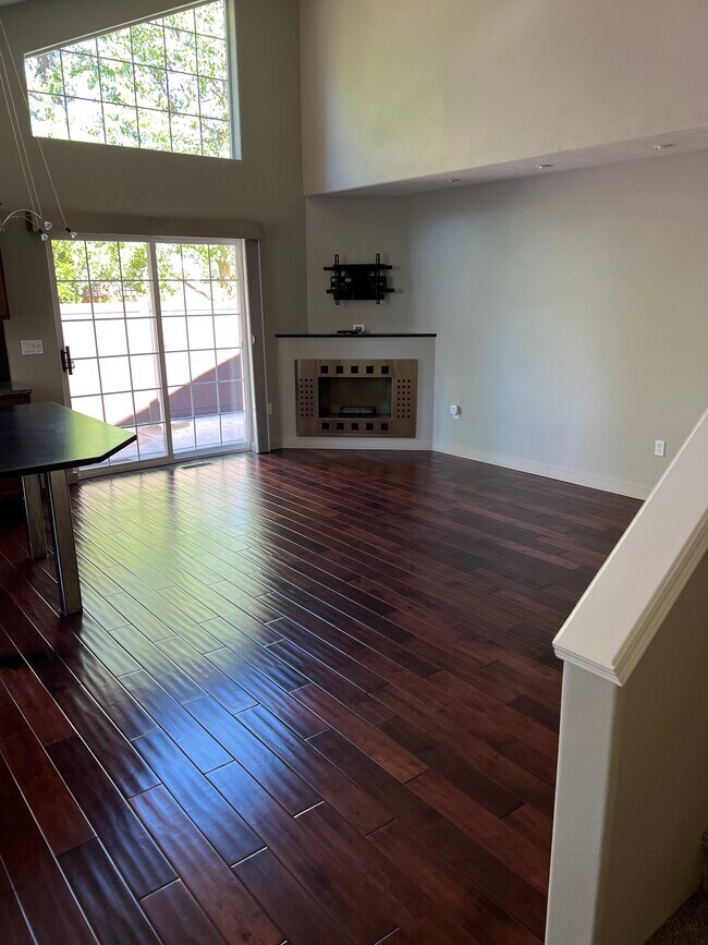 Foto del edificio - 3427 W Northwest Blvd