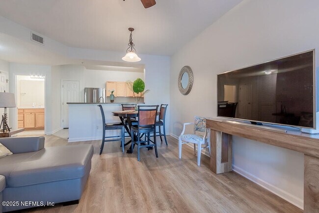 Foto del edificio - 575 Oakleaf Plantation Pkwy